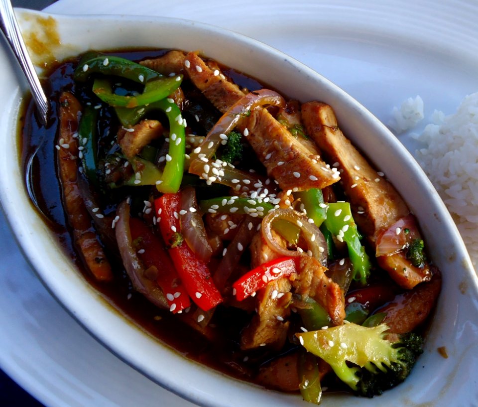 Bermuda (UK) image number 124 stir-fry dinner in a bowl at a restaurant