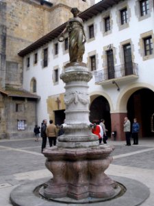 Bermeo - fuente junto al Convento de San Francisco
