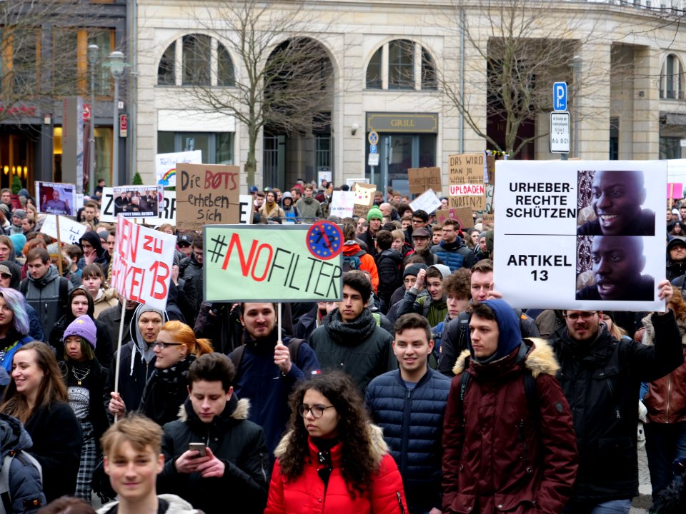 Berlin gegen 13 demonstration 45