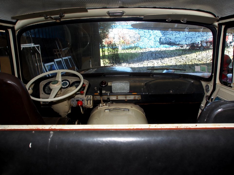 Berliet GAK Fire Engine inside, '9546 TJ 80' Sapeurs Pompiers Mailly Maillet
