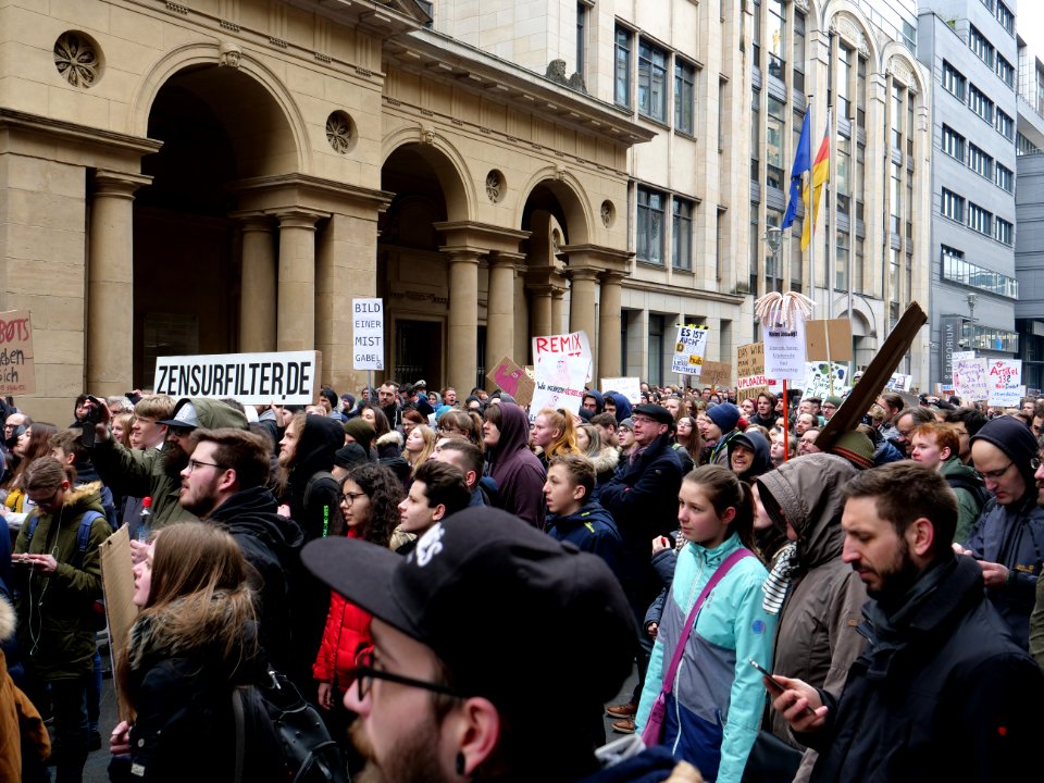 Berlin gegen 13 demonstration 35