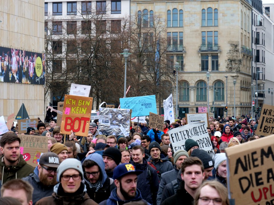 Berlin gegen 13 demonstration 59