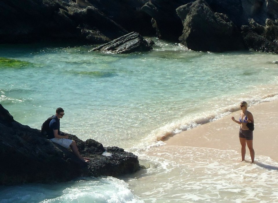 Bermuda (UK) image number 237 couple at beach in Bermuda