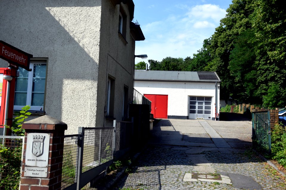Berlin Freiwillige Feuerwehr Biesdorf 1v2