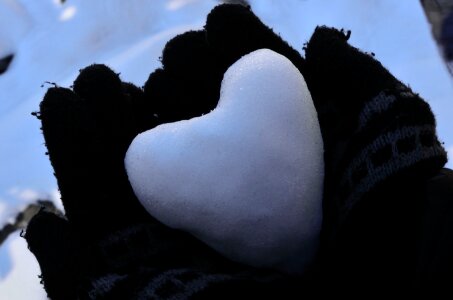 Winter hands love