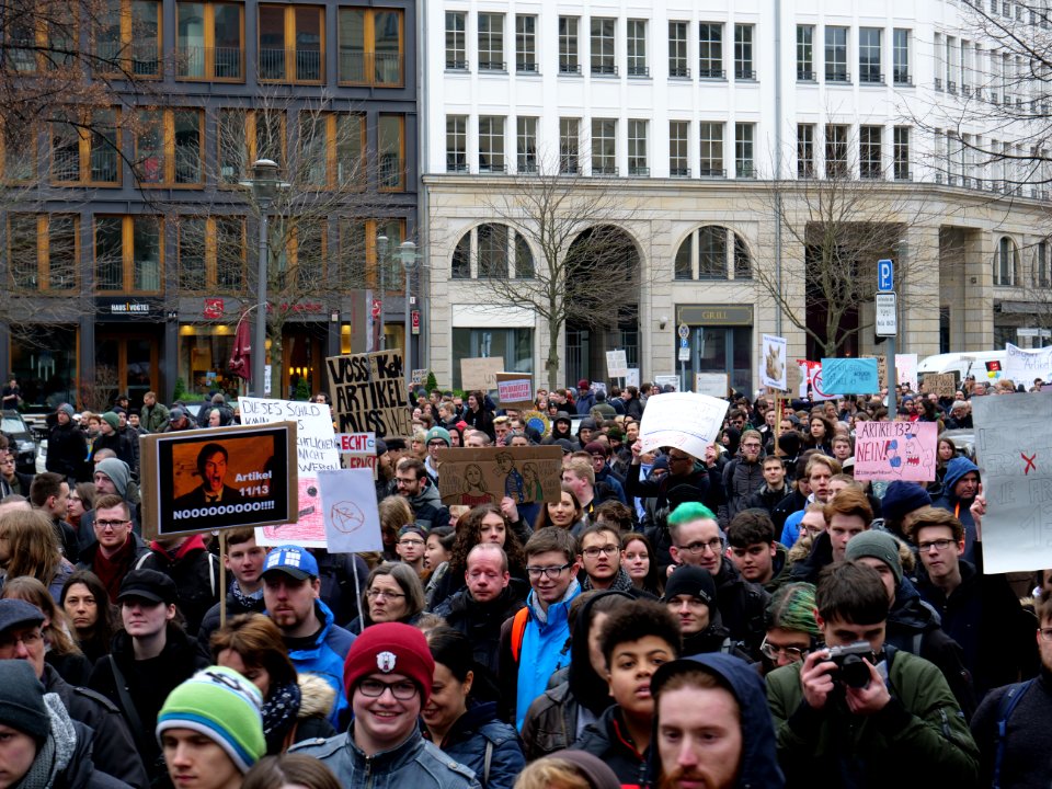 Berlin gegen 13 demonstration 48