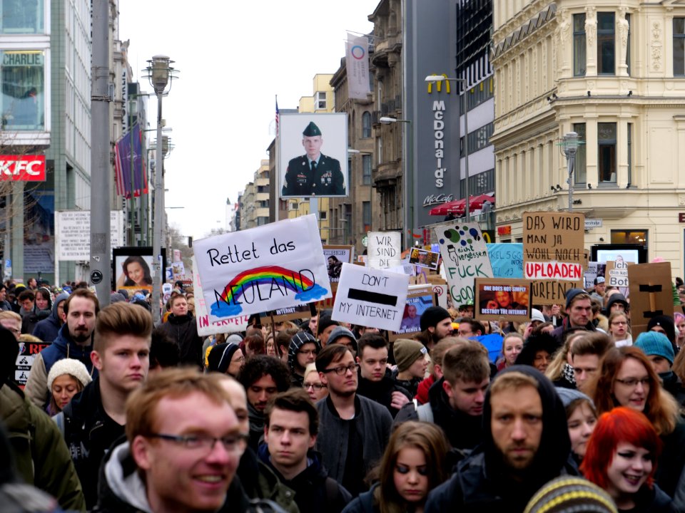 Berlin gegen 13 demonstration 23