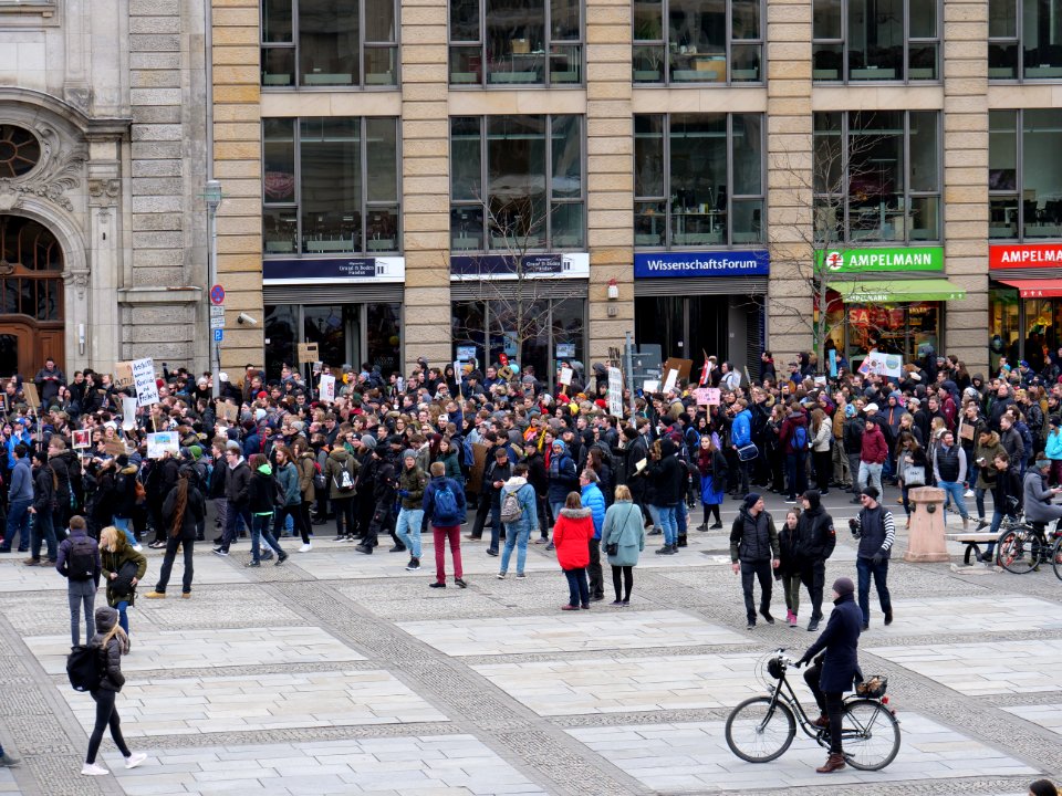 Berlin gegen 13 demonstration 53