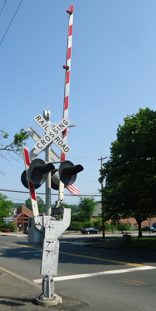 Berkeley Heights NJ train crossing signal