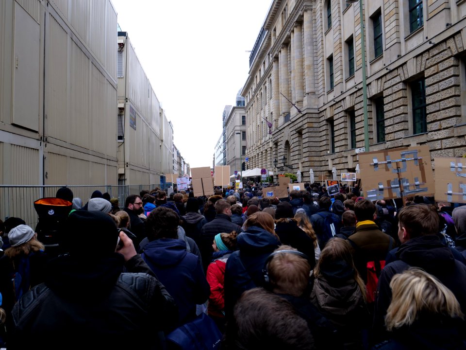 Berlin gegen 13 demonstration 56