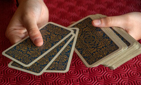 Player distribute tarot
