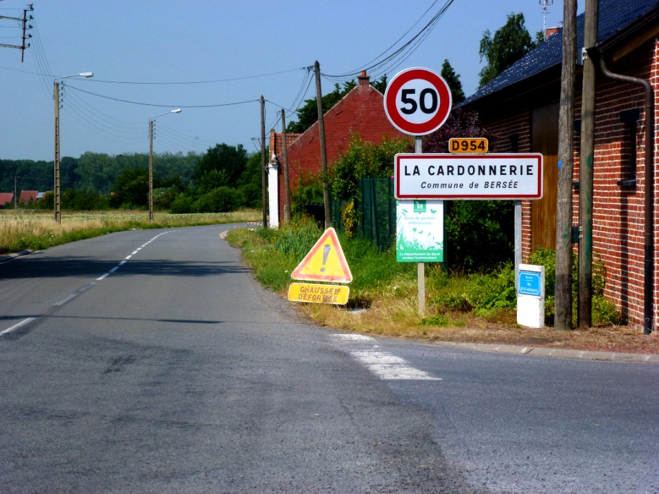 Bersée (Nord, Fr) city limit sign La Cardonnerie