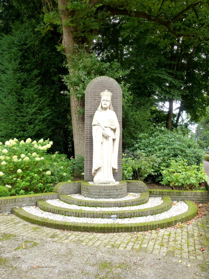 Berg en Dal (Groesbeek) Christus Koning - H.Hartbeeld bij kerk