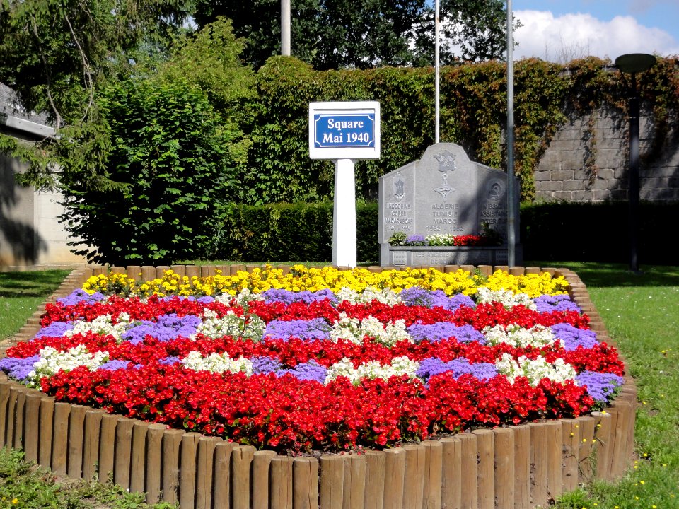 Berlaimont (Nord, Fr) monument aux morts Square Mai 1940