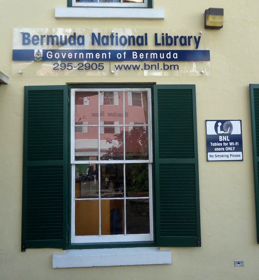 Bermuda (UK) photos number 52 sign above Bermuda National Library