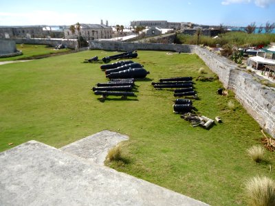 Bermuda (UK) image number 412 cannons on the grass photo