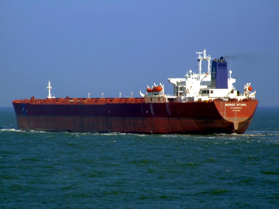 Berge Stahl in new colours pic52, Port of Rotterdam, Holland 19-Apr-2007