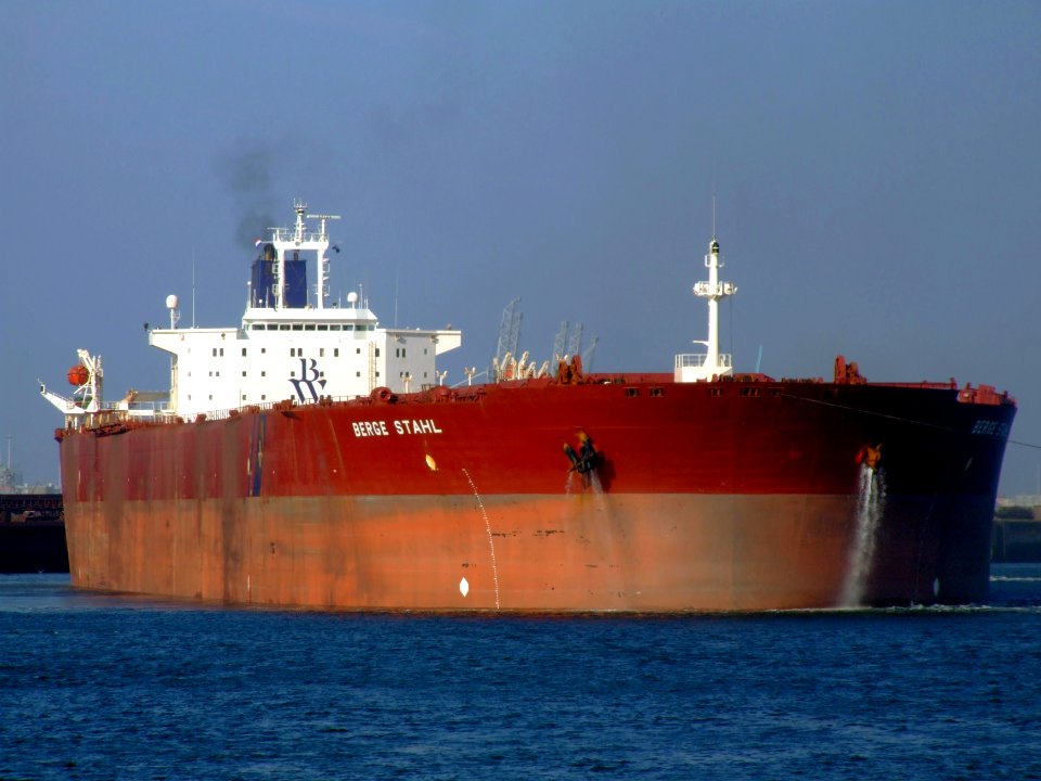 Berge Stahl in new colours pic05, Port of Rotterdam, Holland 19-Apr-2007