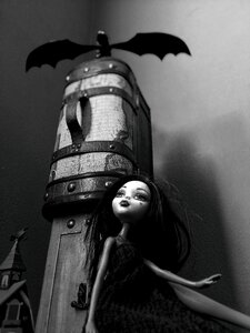 Satire monster high gothic