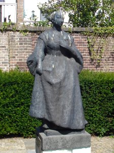 Bergen op zoom kunstwerk johanna de waanzinnige