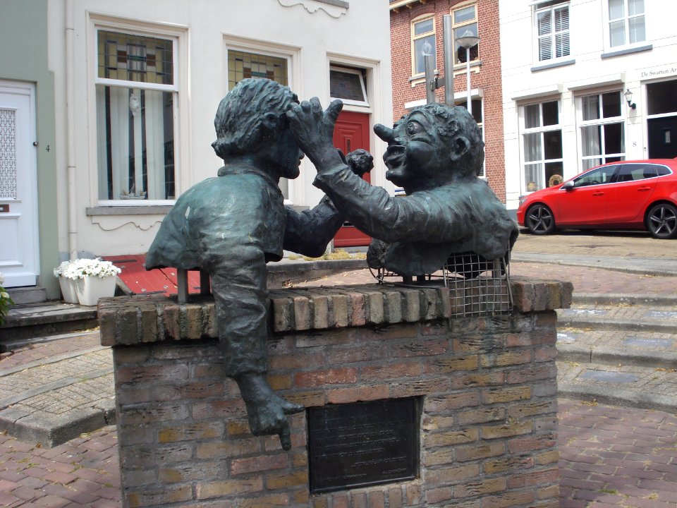 Bergen op zoom kunstwerk vastenavondkoppen