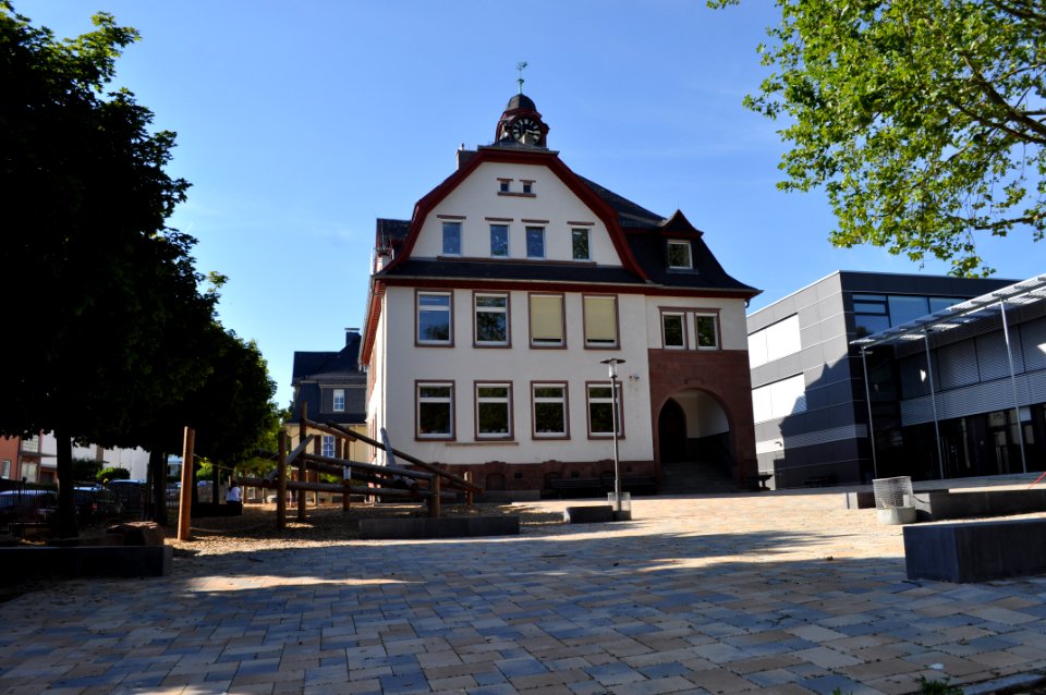 Bergen-Enkheim, Schule am Landgraben