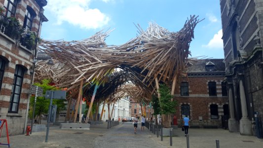 Bergen-Mons-Artwork in the street
