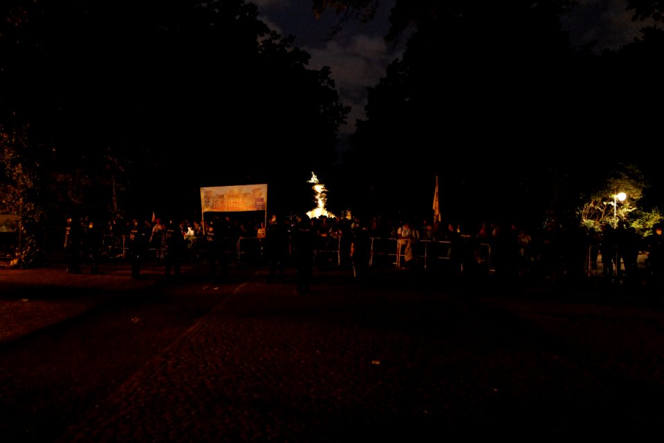 Berlin-Mitte in evening of 2020-08-29 protest 24