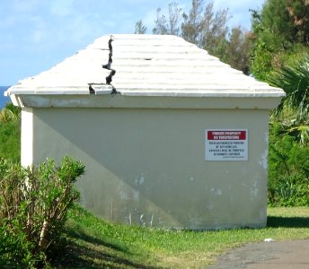 Bermuda (UK) photos number 32 roof with possible hurricane damage photo
