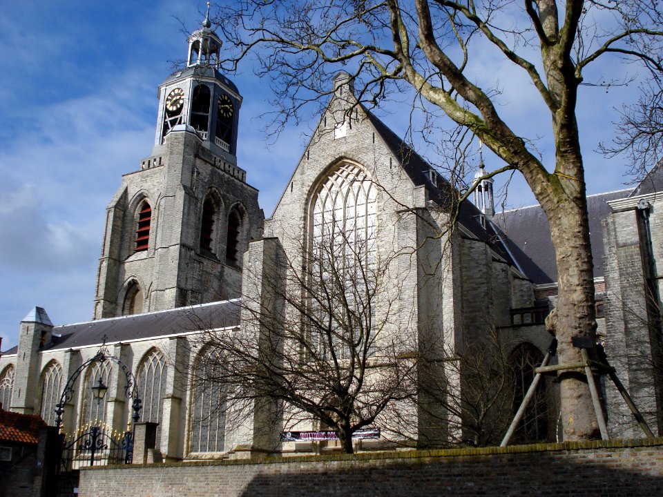 Bergen op Zoom Gertrudiskerk sideview