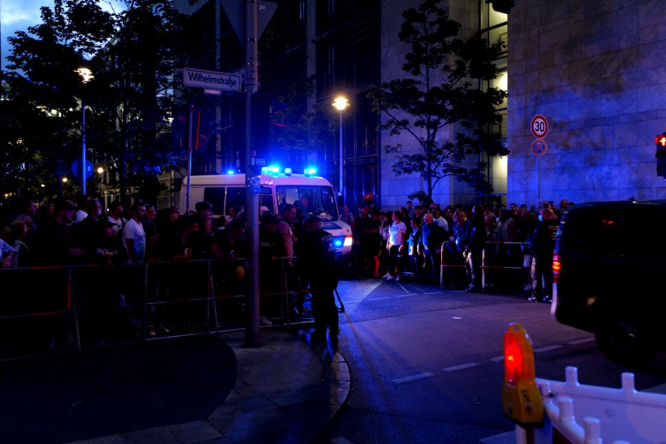 Berlin-Mitte in evening of 2020-08-29 protest 15