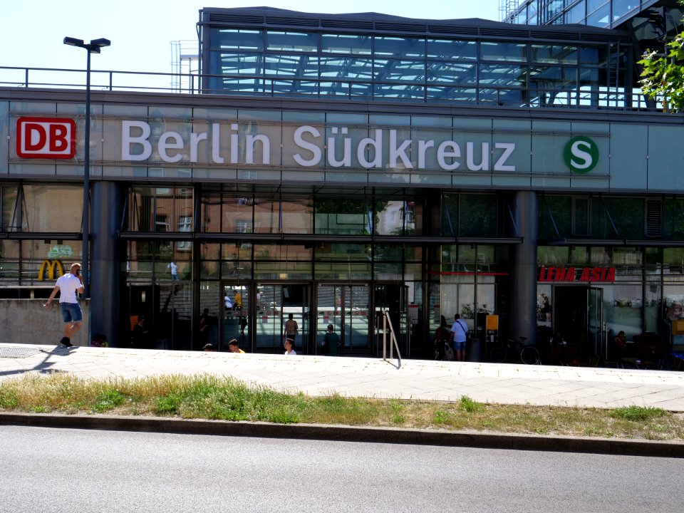 Berlin Südkreuz entrance 2019-06-27 02