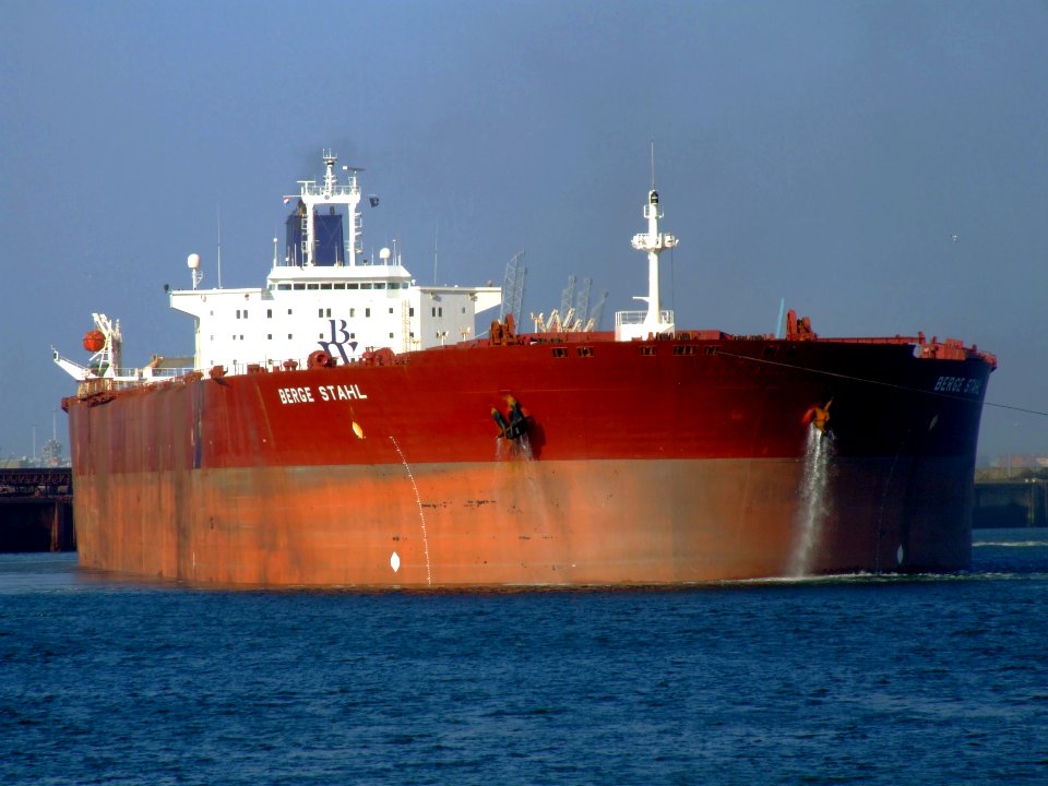 Berge Stahl in new colours pic04, Port of Rotterdam, Holland 19-Apr-2007