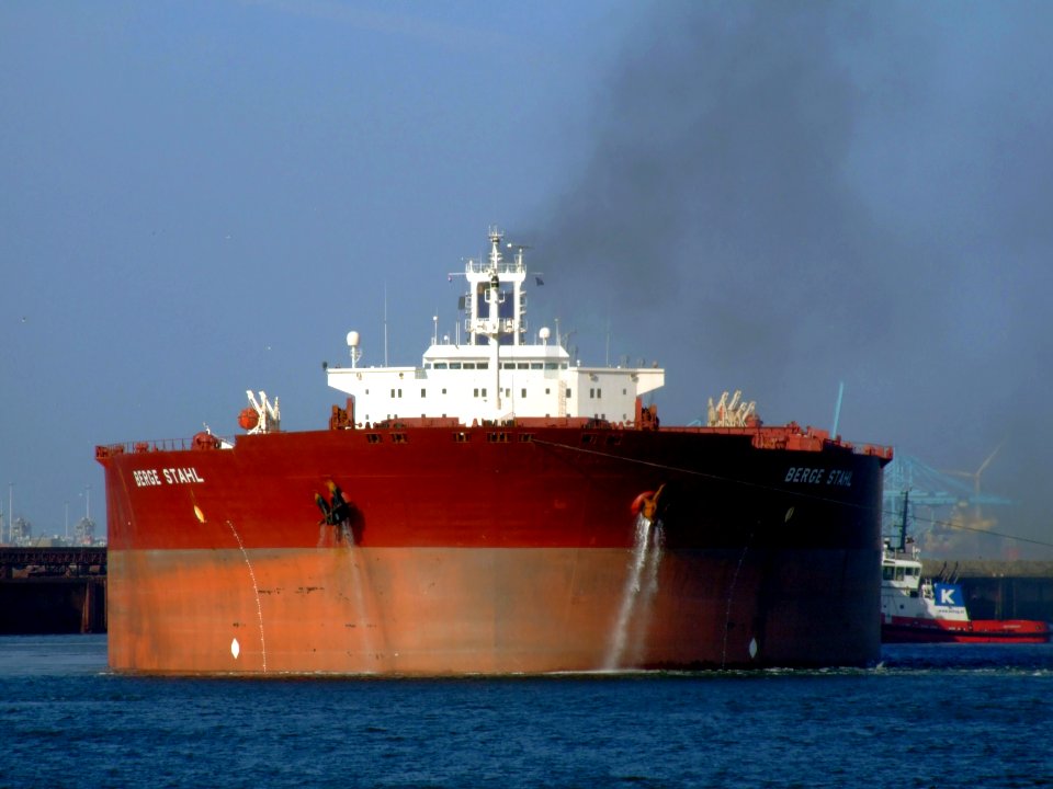 Berge Stahl in new colours pic01, Port of Rotterdam, Holland 19-Apr-2007