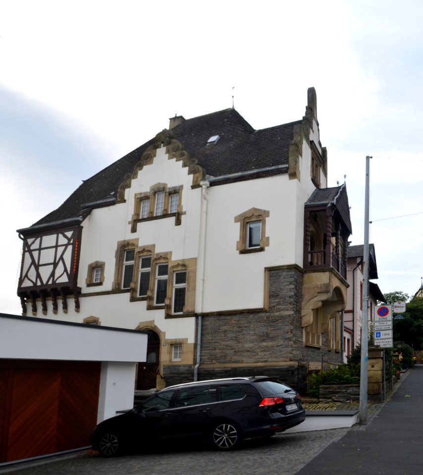 Bernkastel, Bahnhofstraße 9