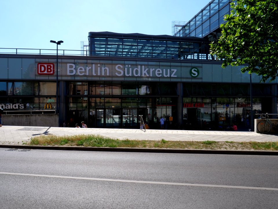 Berlin Südkreuz entrance 2019-06-27 01