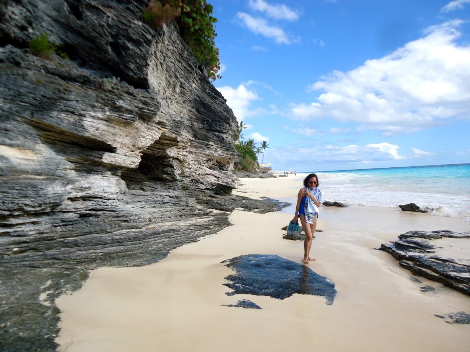 Bermuda (UK) Number 177 rocks and sand and beach