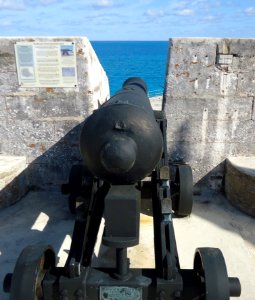 Bermuda (UK) Number 154 Cannon pointing to Atlantic Ocean photo