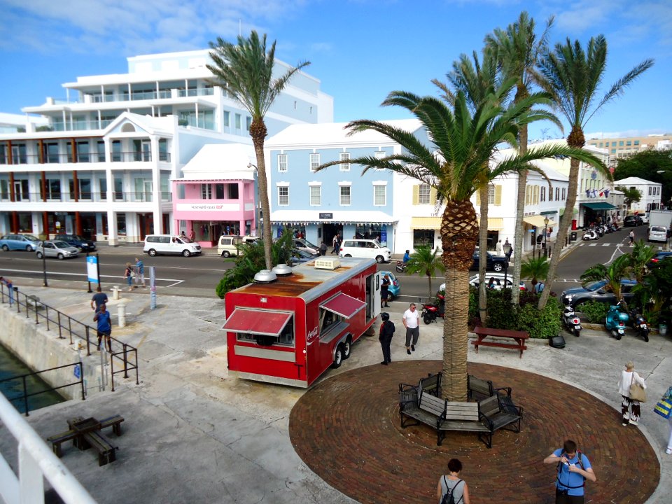 Bermuda (UK) image number 421 street scene