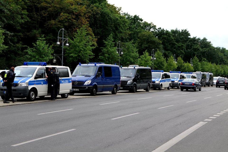 Berlin-Mitte during 2020-08-28 protest 06