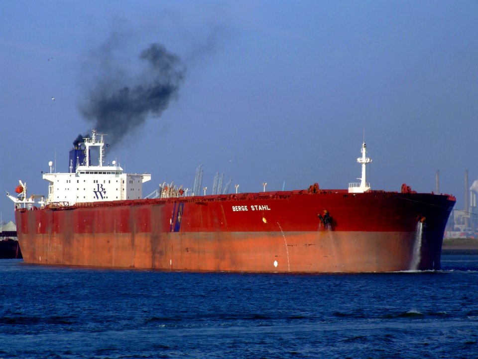Berge Stahl in new colours pic06, Port of Rotterdam, Holland 19-Apr-2007