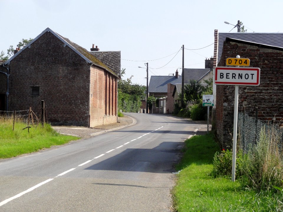 Bernot (Aisne) city limit sign