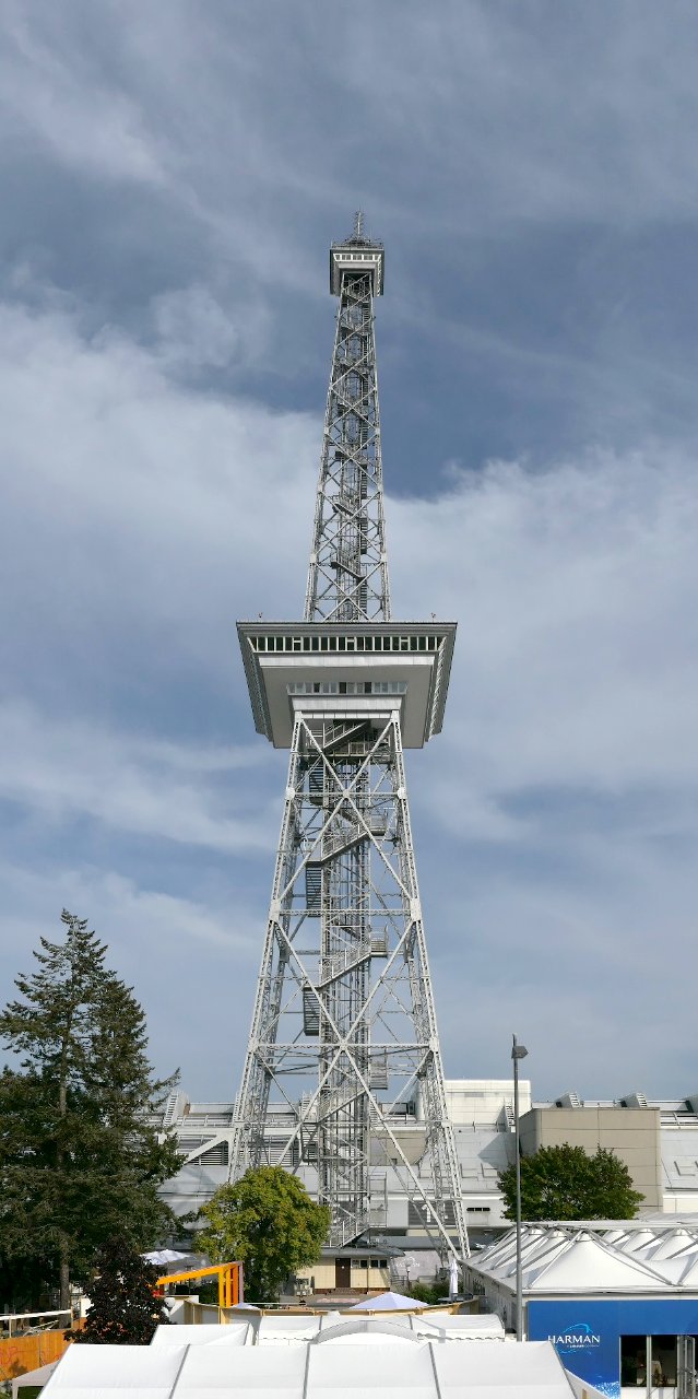 Berliner.Funkturm.im.Messegelaende