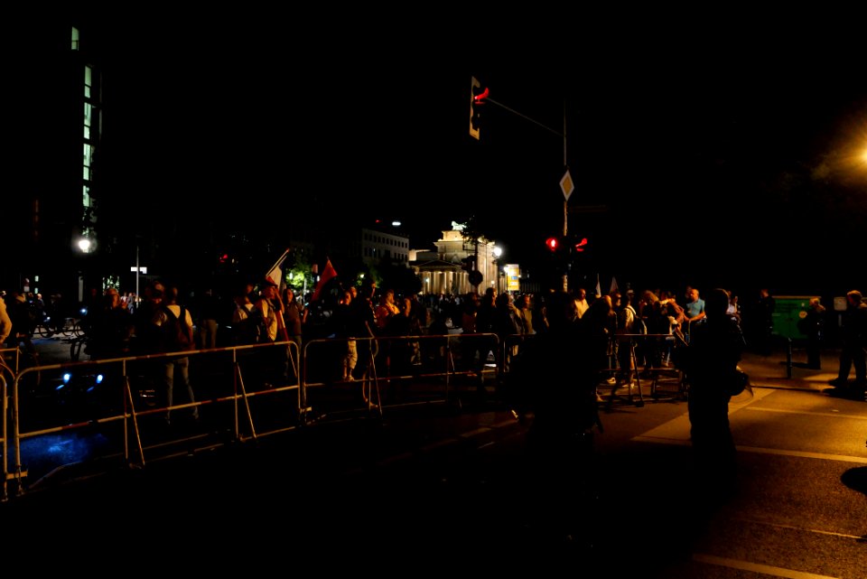 Berlin-Mitte in evening of 2020-08-29 protest 25