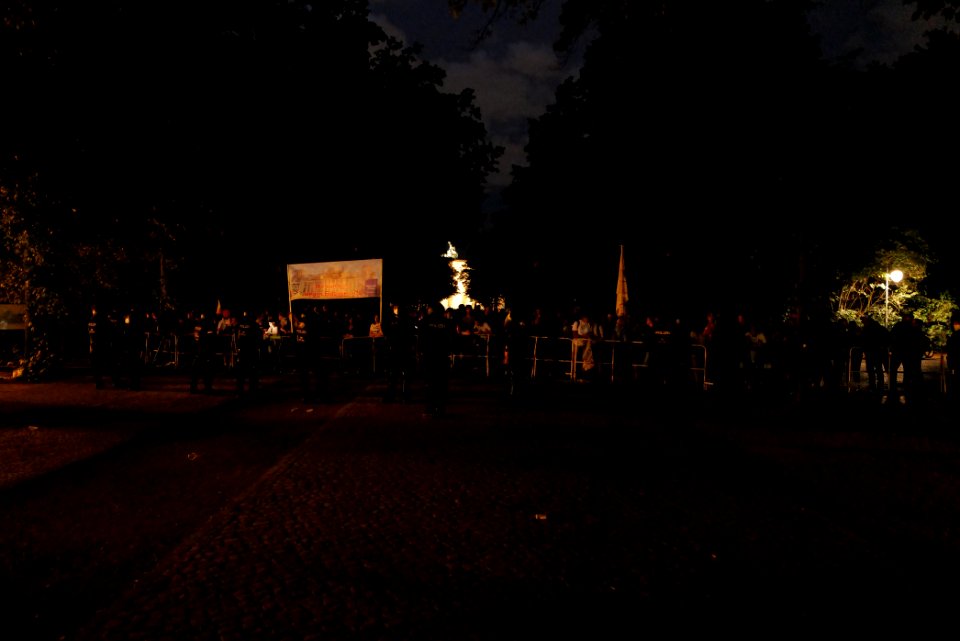 Berlin-Mitte in evening of 2020-08-29 protest 23