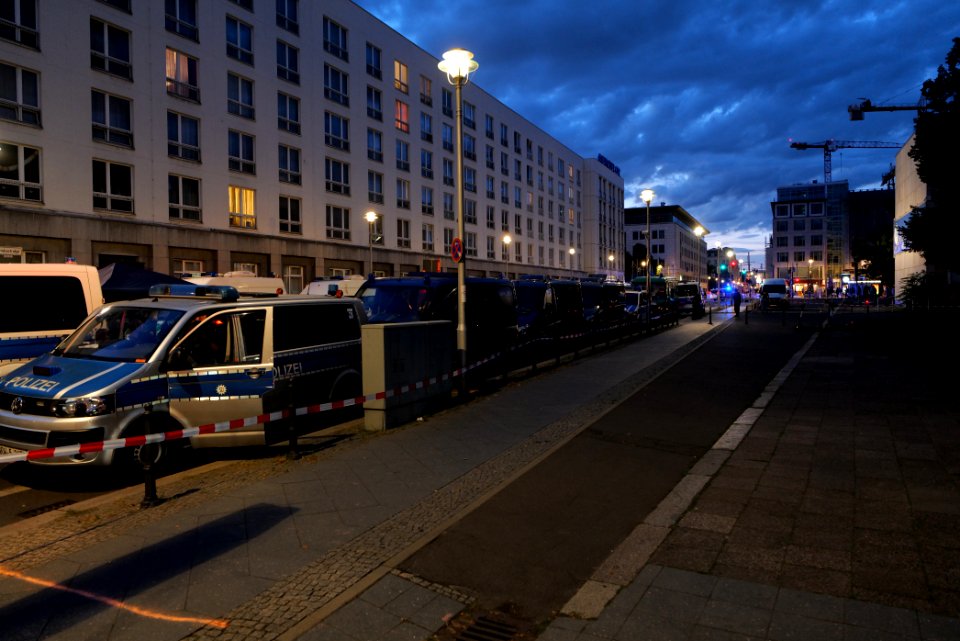 Berlin-Mitte in evening of 2020-08-29 protest 16
