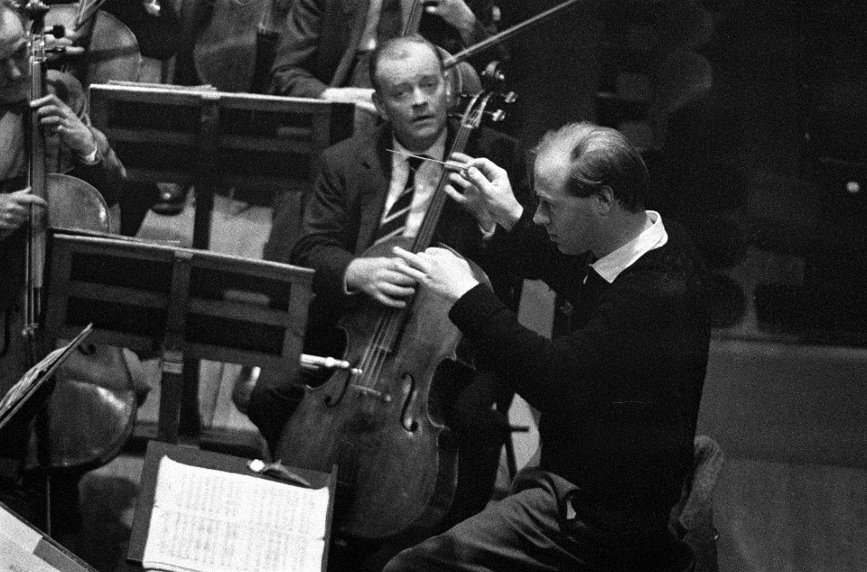 Bernard Haitink opvolger van Eduard van Bernum repeteert voor de eerste maal met, Bestanddeelnr 911-1194