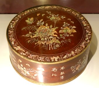 Betel pot, Northern Vietnam, early 20th century, wood inlaid with mother of pearl - Vietnamese Women's Museum - Hanoi, Vietnam - DSC04176