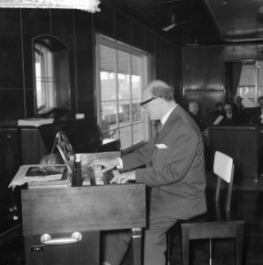 Bernard Drukker vertrekt naar Australie, Bestanddeelnr 912-5132