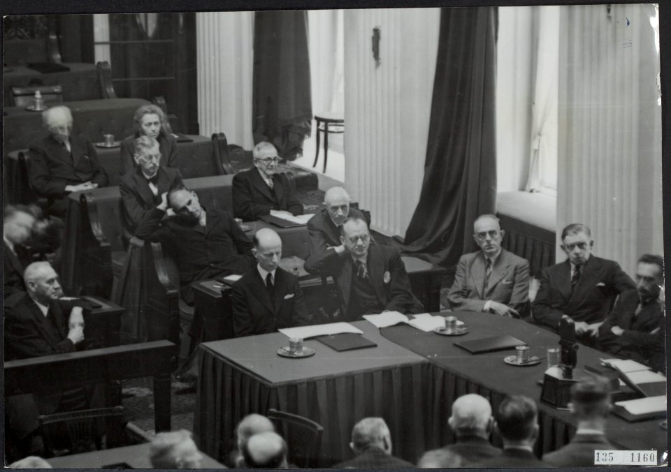 Bestuur, tweede kamer, Booy de J.N., Drees W., Kleffens van, Meyen, Bestanddeelnr 135-1160